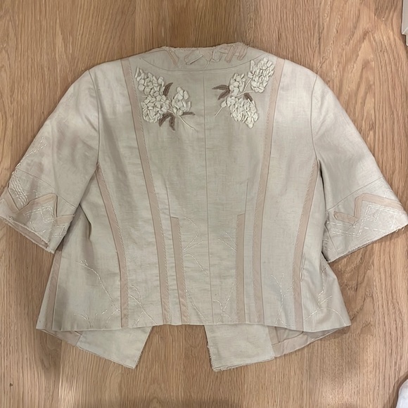 Elie Tahari short sleeved embroidered jacket - Picture 5 of 6